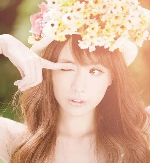 上海后花园(上海绿意盎然的花园OR上海美丽的庭院OR上海绮丽花园)